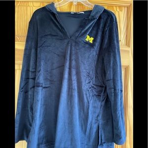 Women’s University of Michigan pull over hoodie